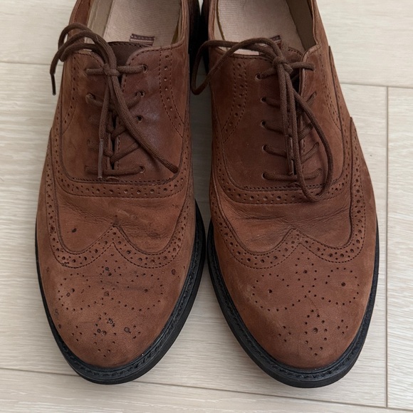 Rockport Men's Tan Oxfords with Brogue Detailing - Picture 7 of 10